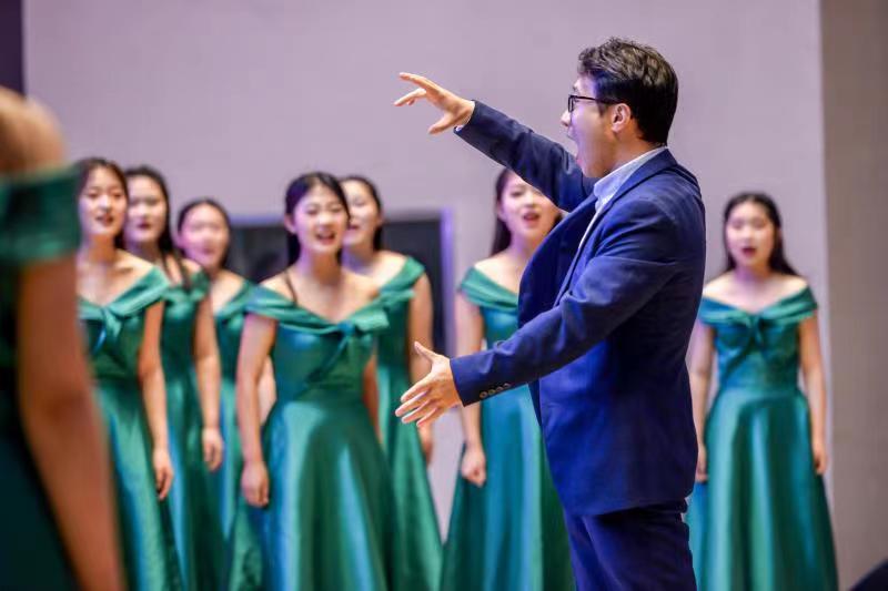 说明: //jcdn.xhby.net/JHD/publish/20221206/1670306937526020860.jpg