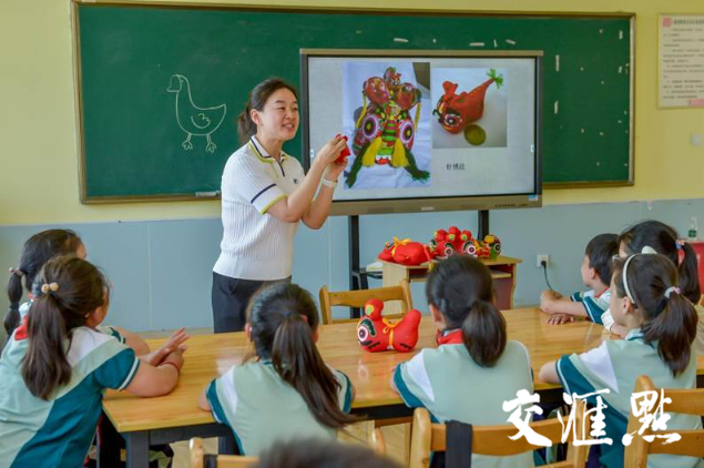 说明: “布里布外——布艺手工”职业体验项目