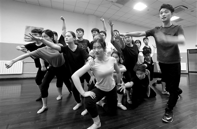 说明: //paper.jyb.cn/zgjyb/images/2018-12/25/09/878078_zhangp_1545620124351_b.jpg