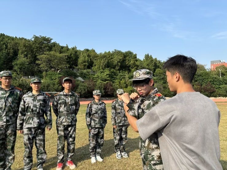 说明: //region-jiangsu-resource.xuexi.cn/image/1006/process/261b8e43325d45fa87f5fcbcfffaa914.jpg