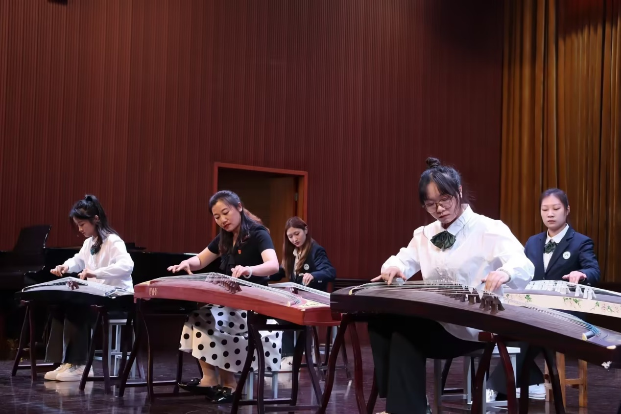 说明: //region-jiangsu-resource.xuexi.cn/image/1006/upload/202305/7adbc84bcab04f31b4e9ea1876f11e35.png